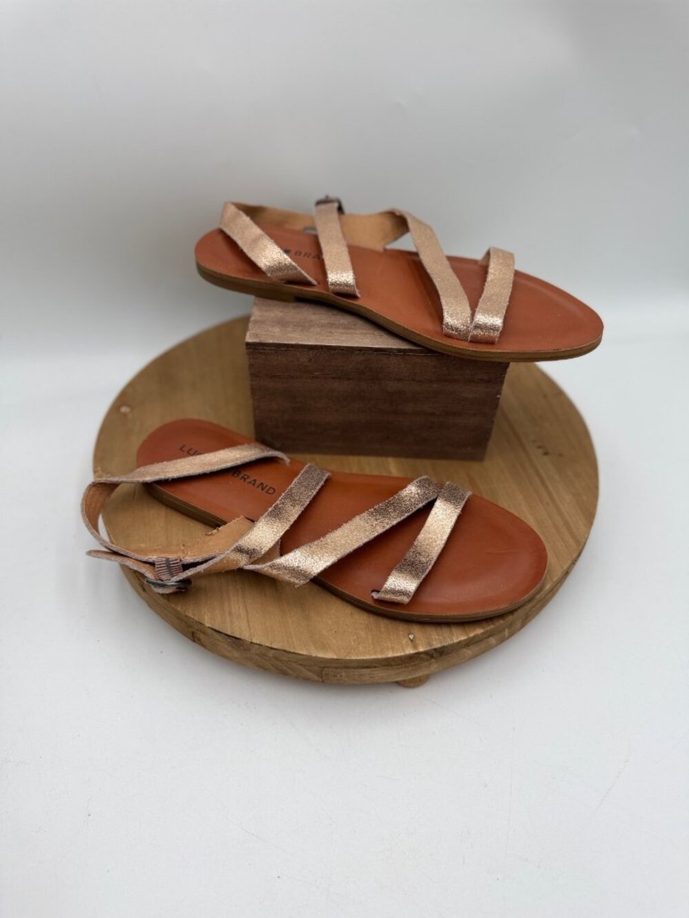 Lucky Brand Alicia Sandals size 6 rose gold read